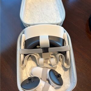 Meta Quest 3 VR Headset (128GB) + Controllers + Official Case